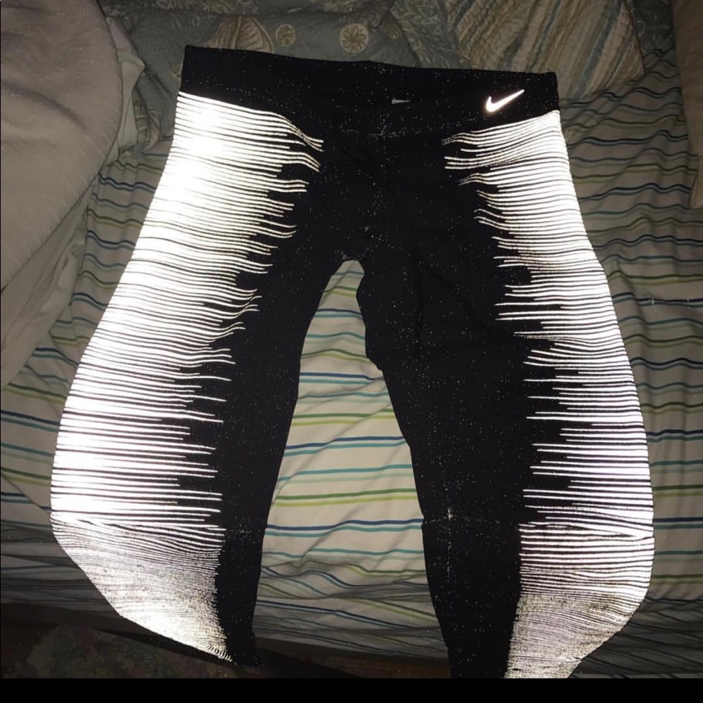 Nike glow leggings